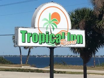 Tropical Inn Palm Bay Esterno foto
